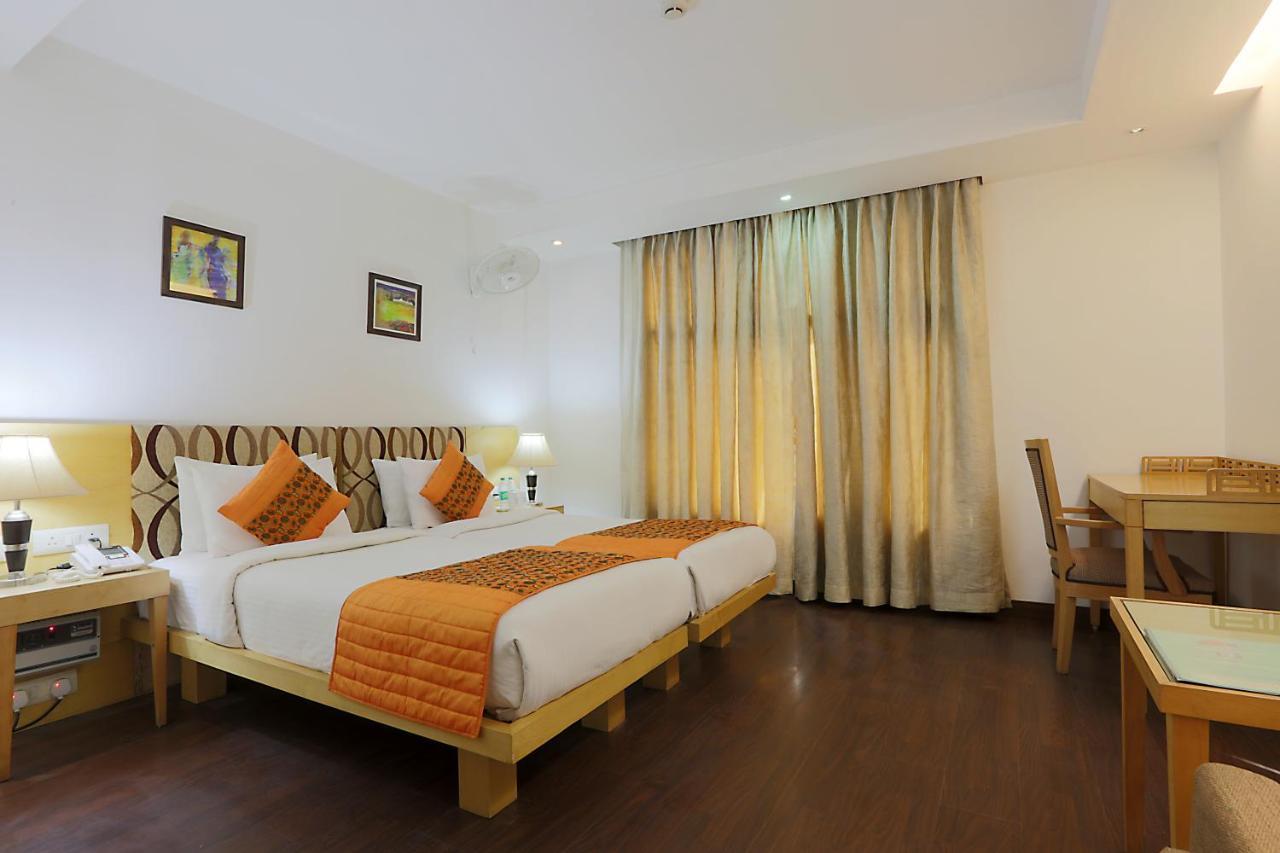 Hotel Arch Plaza - Near Yashobhoomi Convention Centre Dwarka 4*